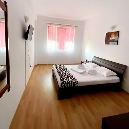 招待所 Pensiunea Sonrisa